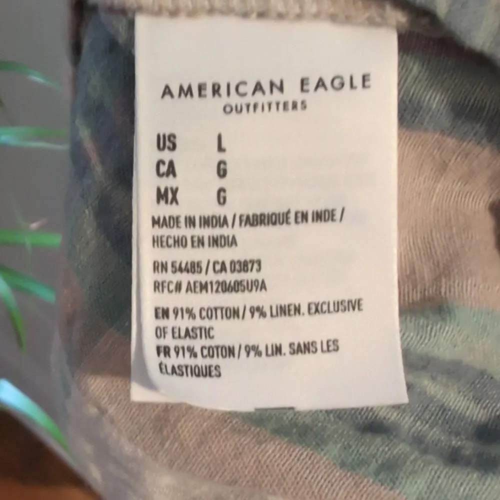 NWT! American Eagle Outfitters Textured Top in Blue and Beige Plaid - Picture 7 of 7